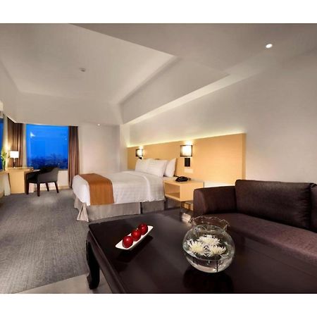 Golden City Hotel And Convention Center - Chse Certified Semarang Kültér fotó