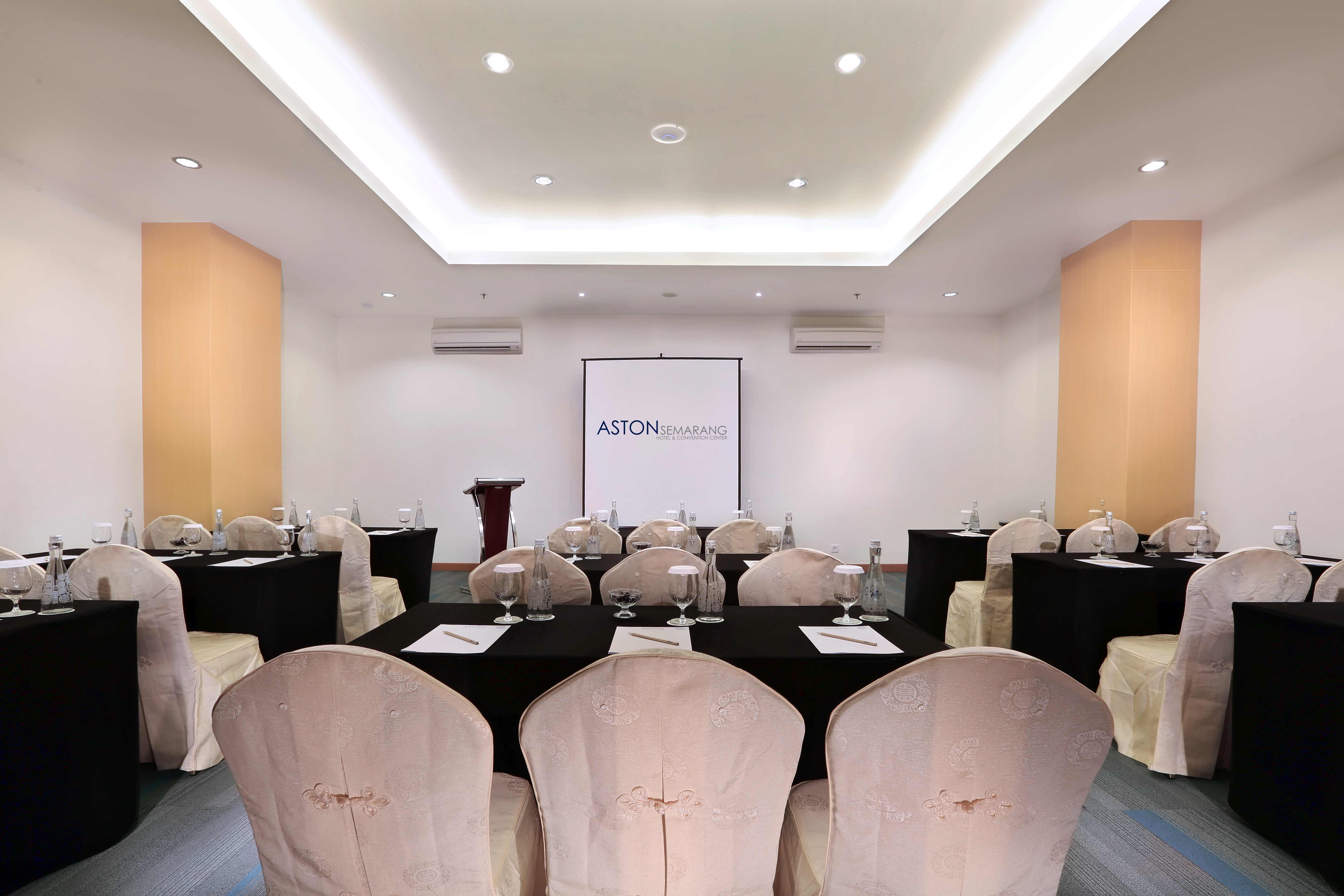 Golden City Hotel And Convention Center - Chse Certified Semarang Kültér fotó