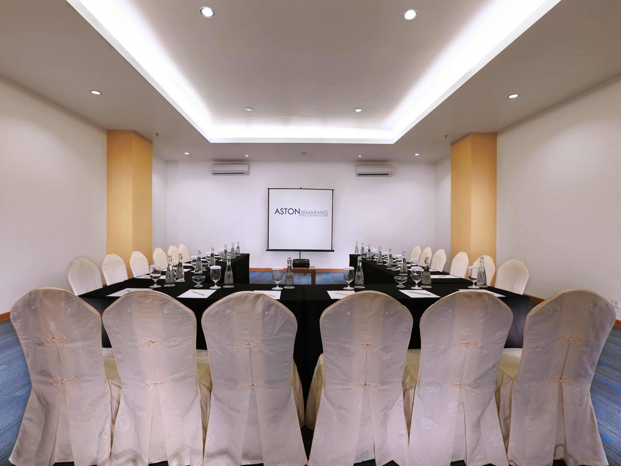 Golden City Hotel And Convention Center - Chse Certified Semarang Kültér fotó