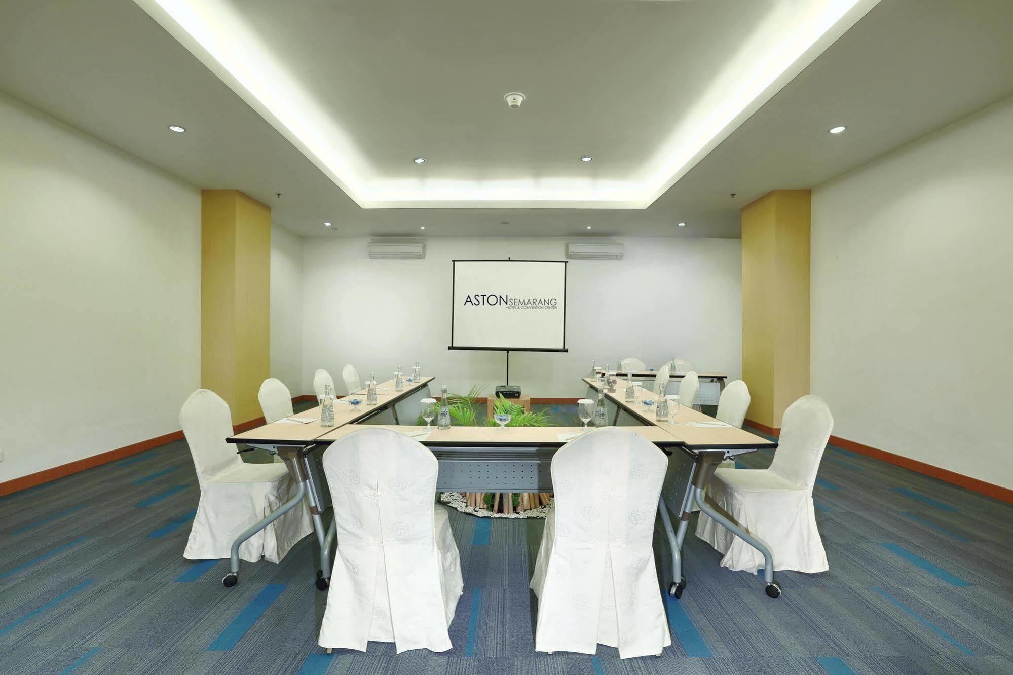 Golden City Hotel And Convention Center - Chse Certified Semarang Kültér fotó