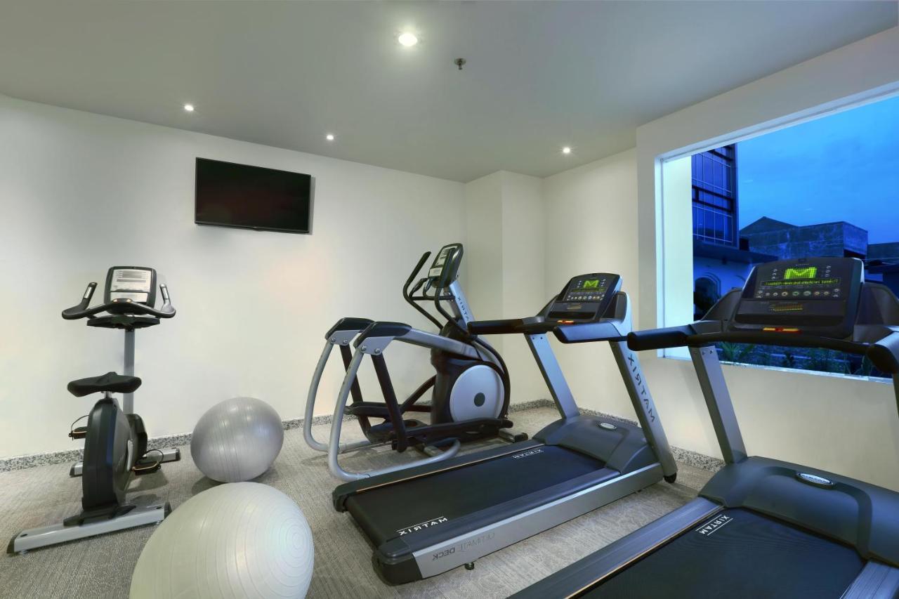 Golden City Hotel And Convention Center - Chse Certified Semarang Kültér fotó